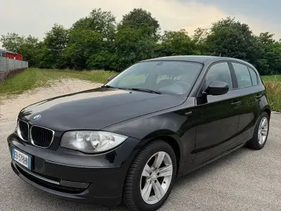 Usata BMW 118 143 CV (105 kW) 2010 Nero Utilitaria