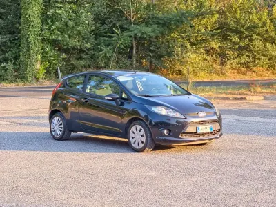 Usata Ford Fiesta 60 CV (44 kW) 2011 Nero Berlina