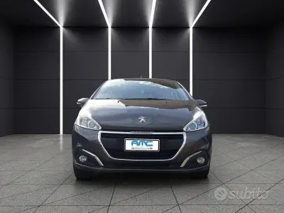 Usata Peugeot 208 Allure 82 CV (60 kW) 2019 Grigio Utilitaria