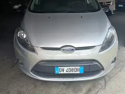 Usata Ford Fiesta 82 CV (60 kW) 2008 Grigio Utilitaria