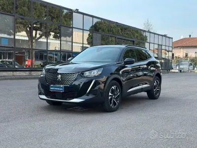 Usata Peugeot 2008 Allure 100 CV (73 kW) 2023 Nero SUV
