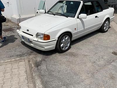 Usata Ford Escort Cabriolet 102 CV (75 kW) 1990 Bianco Cabrio