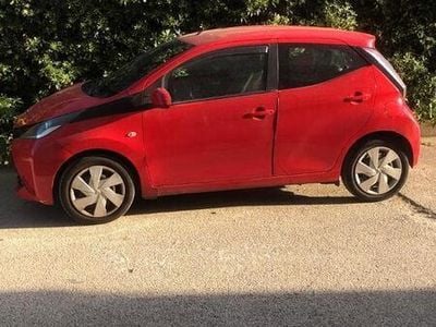 Usata Toyota Aygo 68 CV (50 kW) 2014 Rosso Utilitaria