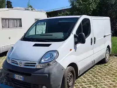 Usata Nissan Primastar 100 CV (73 kW) 2005 Monovolume