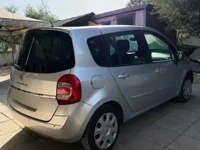 Usata Renault Modus 75 CV (55 kW) 2011 Grigio Monovolume