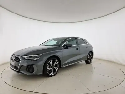 Usata Audi A3 S-Line 204 CV (150 kW) 2023 Grigio daytona perla Berlina
