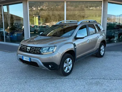 Usado Dacia Duster Prestige 116 CV (85 kW) 2019 Plateado SUV
