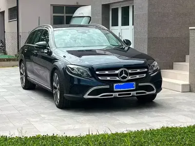 Usata Mercedes E220 All-Terrain 194 CV (142 kW) 2018 Bluazzurro Station wagon