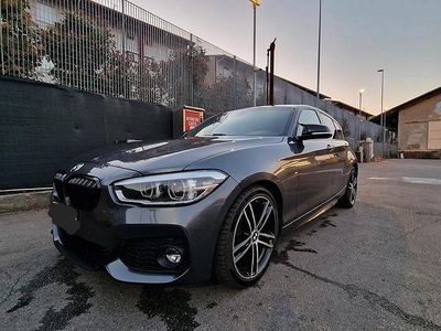Begagnad BMW 118 M Sport 136 HK (100 kW) 2018 Grå Halvkombi