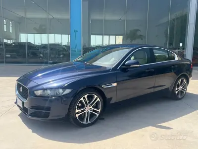 Usata Jaguar XE Business Edition 180 CV (132 kW) 2016 Blu/azzurro Berlina