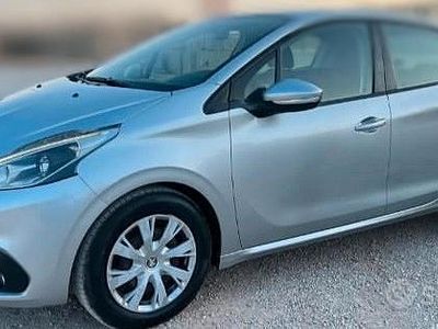 Usata Peugeot 208 75 CV (55 kW) 2017 Grigio Utilitaria