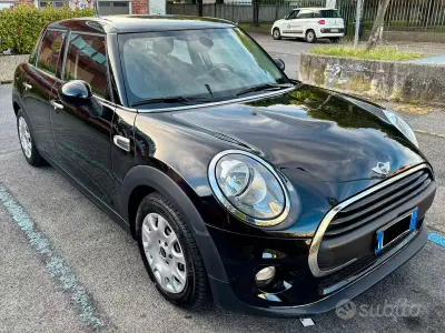 Usata Mini ONE 75 CV (55 kW) 2016 Nero Utilitaria