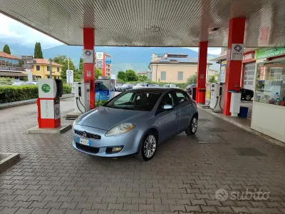 Usata Fiat Bravo Dynamic 120 CV (88 kW) 2009 Blu Utilitaria
