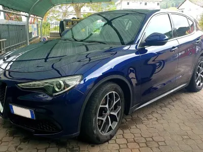 Usata Alfa Romeo Stelvio Executive 190 CV (139 kW) 2018 Blu/azzurro SUV