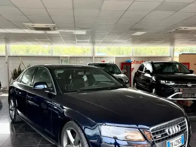 Käytetty Audi A4 Advanced 143 HP (105 kW) 2009 Sininen Sedan