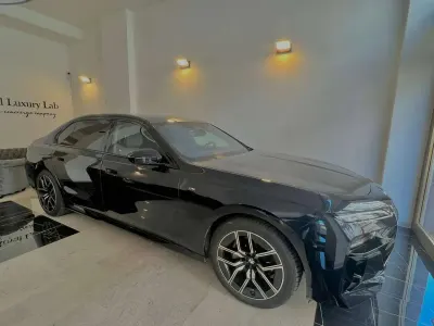 Usata BMW 740 M Sport 299 CV (219 kW) 2024 Carbon  schwarz Berlina