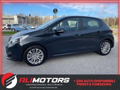 Usata Peugeot 208 Allure 82 CV (60 kW) 2017 Argento Utilitaria