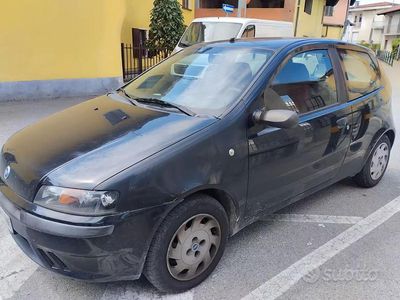 Usata Fiat Punto 80 CV (58 kW) 2000 Nero Utilitaria