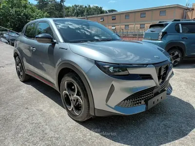 Nuova Alfa Romeo GT Junior Edizione Speciale 136 CV (100 kW) 2026 Gray SUV