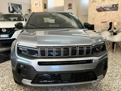 Nuevo Jeep Avenger Altitude 101 CV (74 kW) 2026 Gris SUV