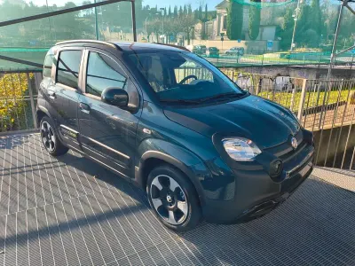 Nuova Fiat Panda 70 CV (51 kW) 2025 Verde Utilitaria