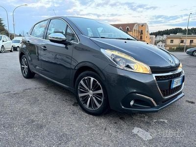 Usata Peugeot 208 Allure 82 CV (60 kW) 2017 Grigio Utilitaria