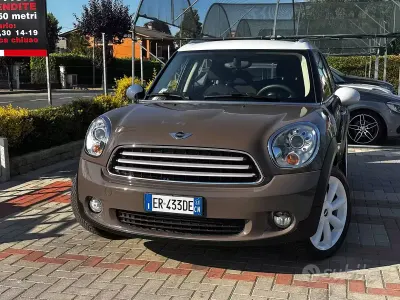 Usata Mini Cooper D Countryman 111 CV (81 kW) 2013 Marrone SUV