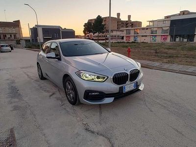 Usata BMW 118 Advantage 150 CV (110 kW) 2020 Argento Utilitaria