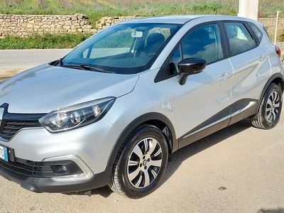 Usata Renault Captur Business 90 CV (66 kW) 2019 Argento SUV