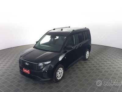 Usata Ford Tourneo Courier Titanium 124 CV (91 kW) 2025 Agate black Monovolume