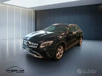 Usata Mercedes GLA200 136 CV (100 kW) 2019 Nero SUV