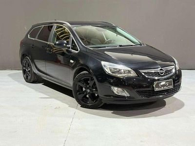 Usata Opel Astra Cosmo 125 CV (91 kW) 2012 Nero Station wagon