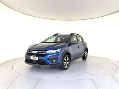 Usata Dacia Sandero Expression 101 CV (74 kW) 2023 Blu iron Berlina