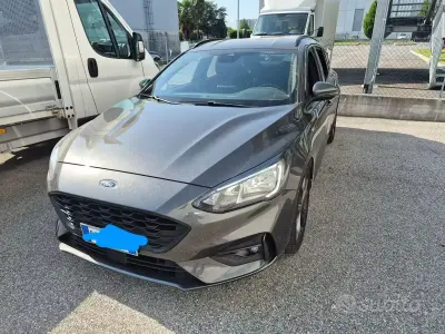 Usata Ford Focus ST-Line 120 CV (88 kW) 2018 Grigio Station wagon