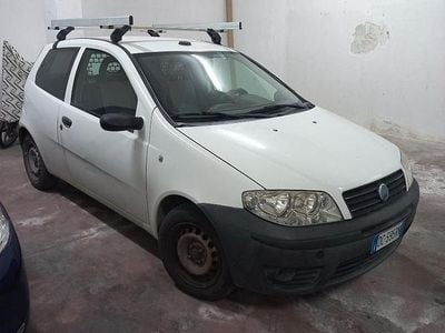 Usata Fiat Punto 69 CV (50 kW) 2006 Bianco Furgone