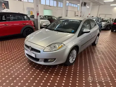 Usata Fiat Bravo Dynamic 90 CV (66 kW) 2007 Grigio Utilitaria