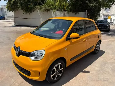 Usata Renault Twingo SE 69 CV (50 kW) 2019 Arancione Utilitaria