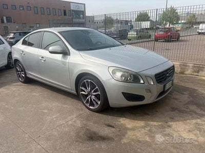 Usata Volvo S60 163 CV (119 kW) 2010 Grigio Berlina