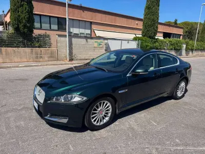 Usata Jaguar XF Portfolio 241 CV (177 kW) 2014 Verde Berlina