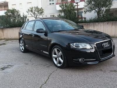 Käytetty Audi A3 Young 105 HP (77 kW) 2012 Musta Viistoperä