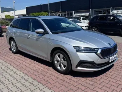 Usata Skoda Octavia Executive 150 CV (110 kW) 2023 Argento Station wagon