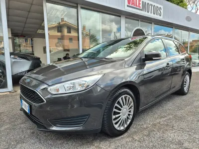 Usata Ford Focus Titanium 120 CV (88 kW) 2017 Grigio Station wagon