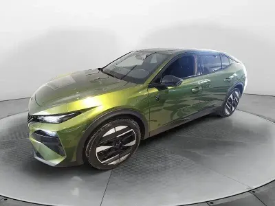Nuova Peugeot 408 GT GT 145 CV (106 kW) 2026 Verde