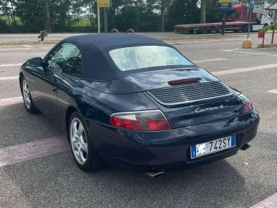 Usata Porsche 911 Carrera 4 Cabriolet 300 CV (220 kW) 1999 Blu/azzurro Cabrio