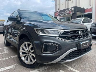 Grigio Usata 2024 VW T-Roc Edition SUV | 27.300 € (Buon prezzo)