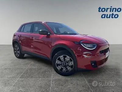 Nouvelle Fiat 600 Icon 136 ch (100 kW) 2026 Rouge SUV