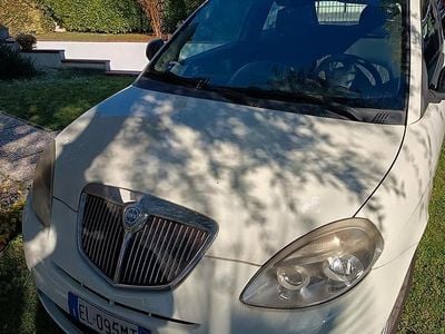 Usata Lancia Ypsilon 68 CV (50 kW) 2012 Bianco Utilitaria