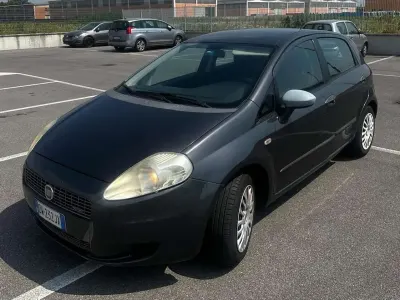 Usata Fiat Grande Punto Active 75 CV (55 kW) 2009 Nero Utilitaria