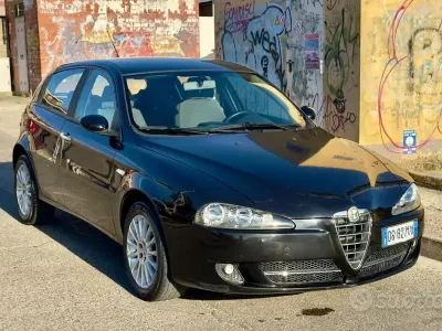 Usata Alfa Romeo 147 150 CV (110 kW) 2007 Nero Utilitaria