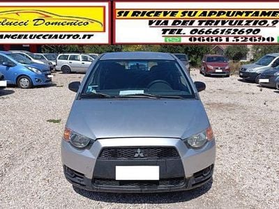 Usata Mitsubishi Colt 74 CV (54 kW) 2009 Argento Utilitaria